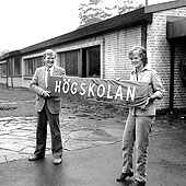 1982: The University moves to "Eketångaskolan"