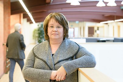 Porträttbild på kvinna. Foto.