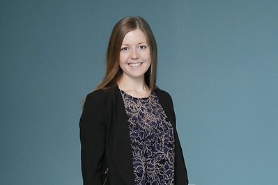 Porträttbild med kvinna. Foto.