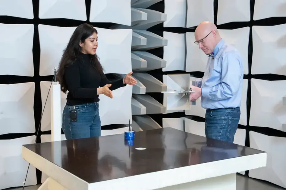 En grupp studenter håller i en workshop. Foto.