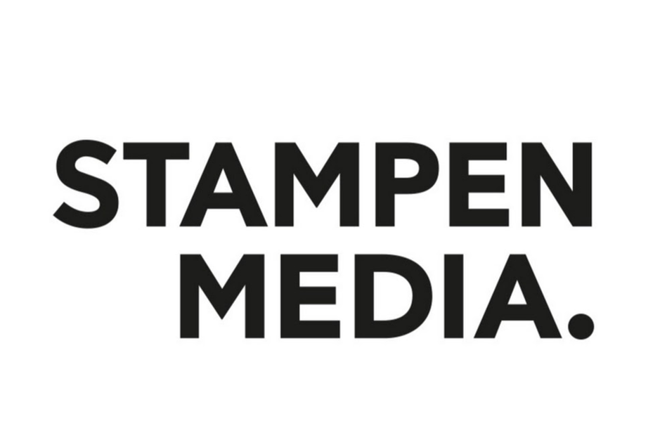 Stampen Medias logotyp i form av svart text på vit bakgrund. 