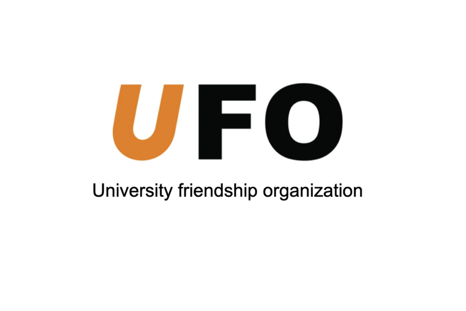 Vit bakgrund med texten UFO University Friendship Organization.