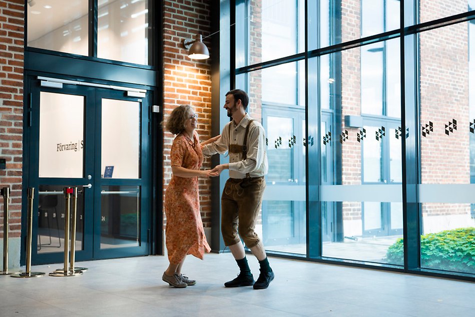 Two people dancing together. Photo.