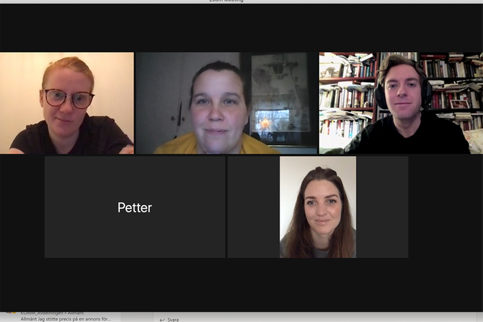 Fyra personer i ett digital mötesrum.